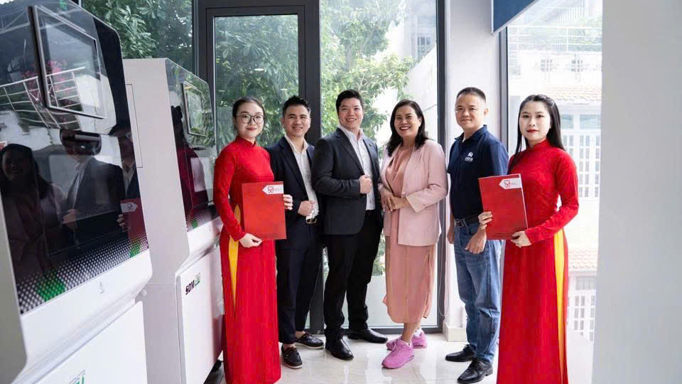Lễ ký kết và bàn giao máy SDM6T Camdent