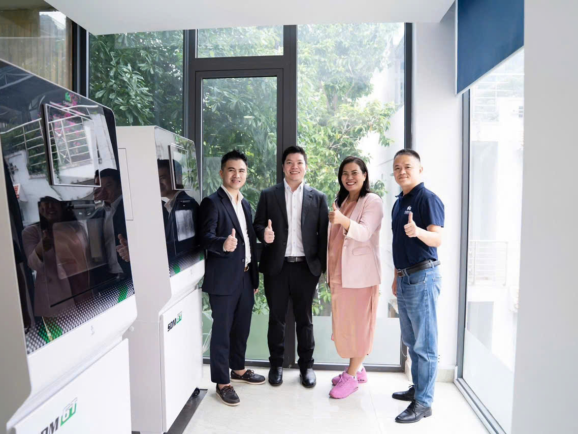 Thiết bị CAD/CAM 5 trục tại Diamond Dental Group