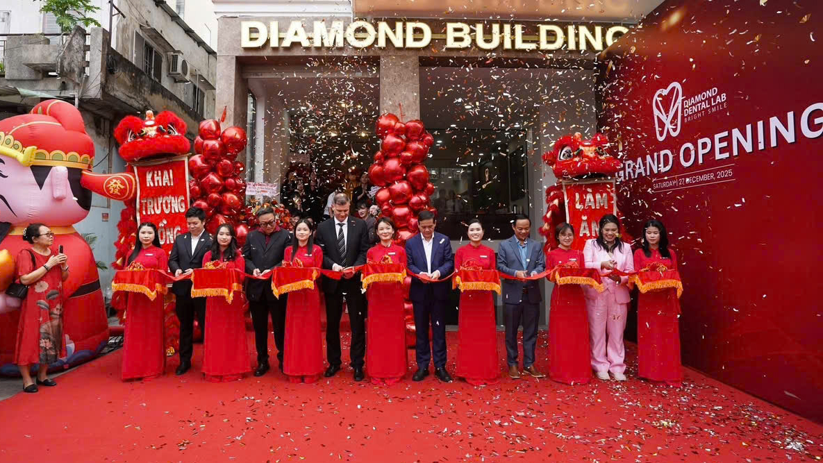 Khoảnh khắc tri ân trong lễ 10 năm Diamond